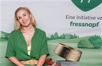 Tierschutzbotschafterin: Susy Utzinger, Geschäftsleiterin der gleichnamigen Tierschutzstiftung unterstützt Fressnapf mit ihrem Tierschutzfachwissen