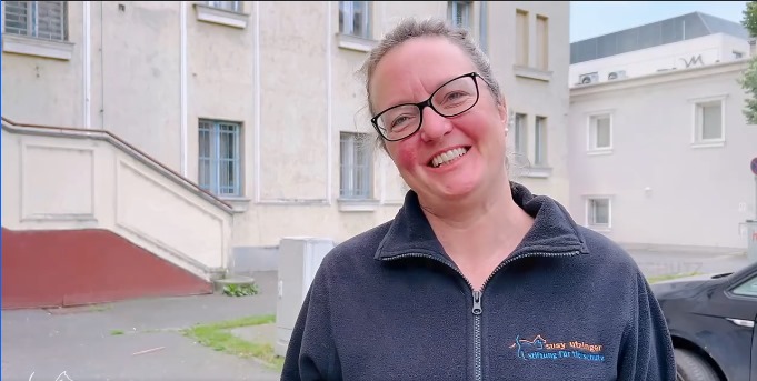 "Jó napot !": Kathrin ! Agent de la SUST en Hongrie