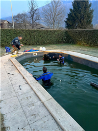 Rettungseinsatz März 2025 GTRD Stützpunkt Tessin - Kuh in Swimmingpool