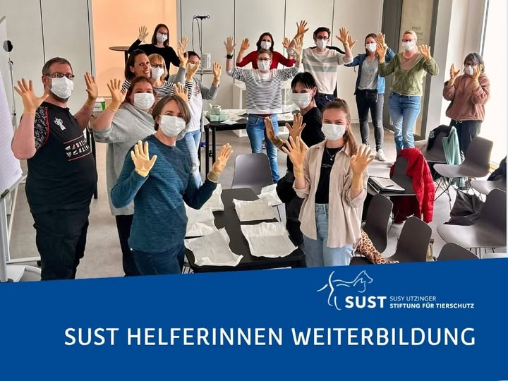 Gruppenbild von den motivierten SUST Tierschutz HelferInnen beim Kurs